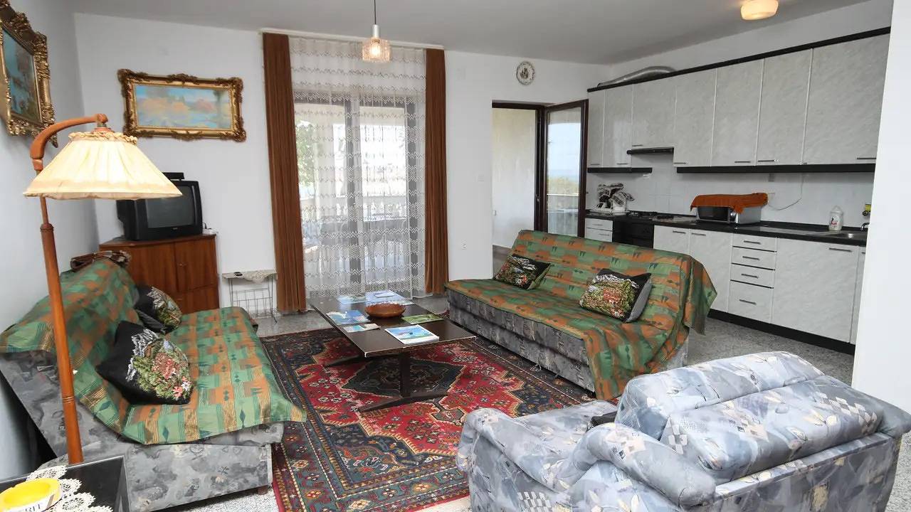 Appartamento intero, Appartamento vacanze per 8 persone con terrazza in Pogliana Croazia, Pag