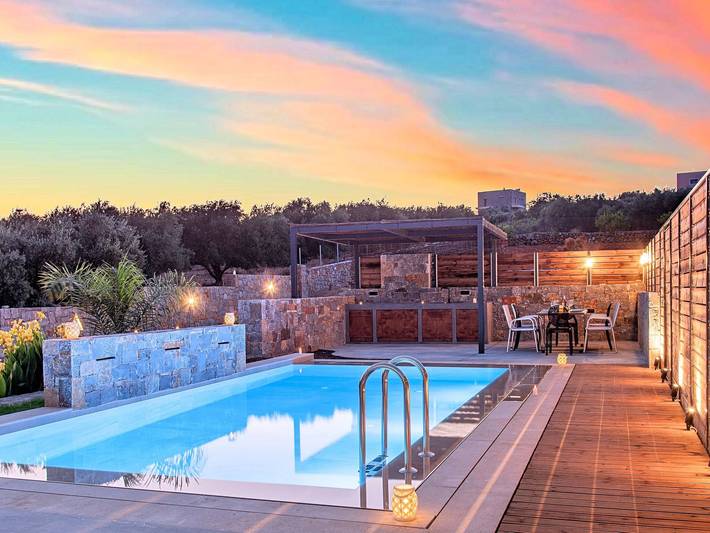Location de vacances pour 22 personnes, avec terrasse et piscine à Agios Nikolaos - 2
