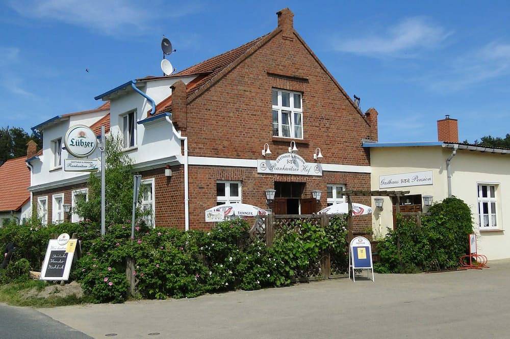 Entire apartment, Double room 1 - Gastro- und Freizeitservice Gmbh Rankwitzer Hof in Rankwitz, Usedom