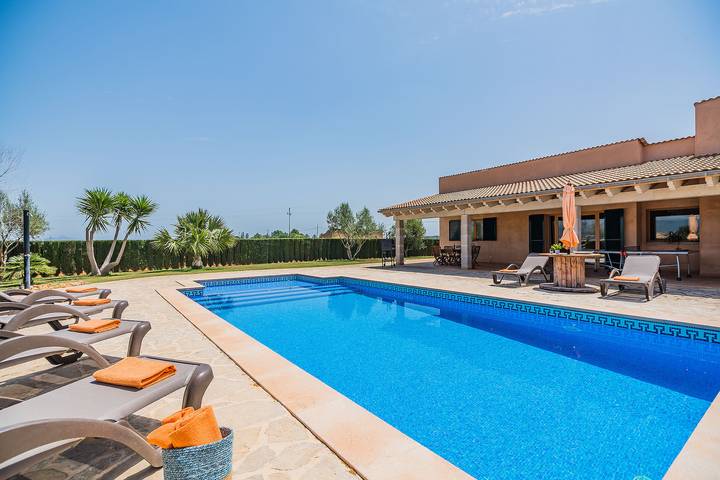 Villa für 6 Personen, mit Terrasse und Garten - 1