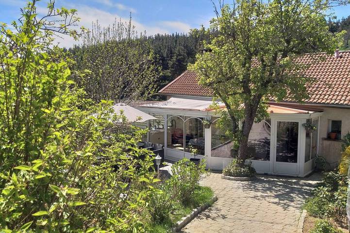 Gîte pour 10 personnes, avec jardin et terrasse à Saint-Bonnet-de-Montauroux