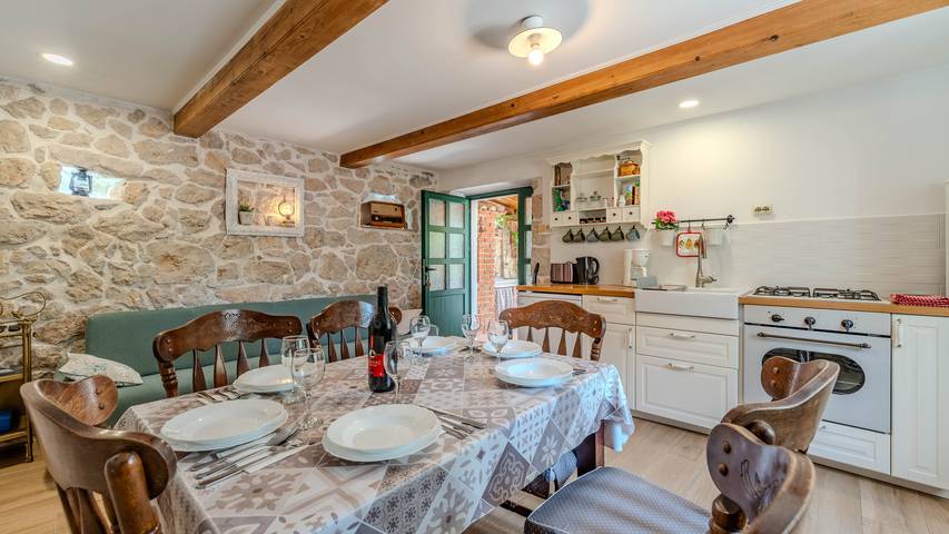 Villa pour 5 personnes, avec jardin et terrasse dans Rab - 3