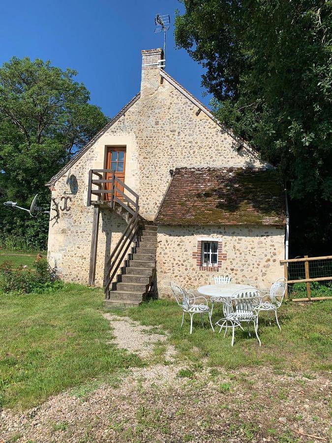 Location de vacances pour 14 personnes, avec jardin ainsi que vue et bassin pour enfant, animaux acceptés dans Perche-en-Nocé