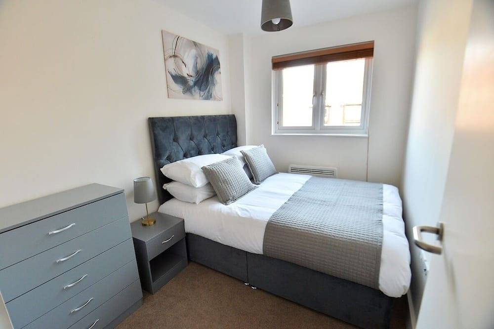Entire apartment, Luxury 2 Br Fully Furnished Flat- 2 Parking Spaces in Crawley, West Sussex