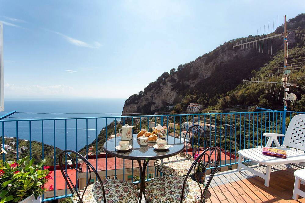 Geheel appartement, Enchanting Sea View Apartment with Terrace in Amalfi, Amalfikust
