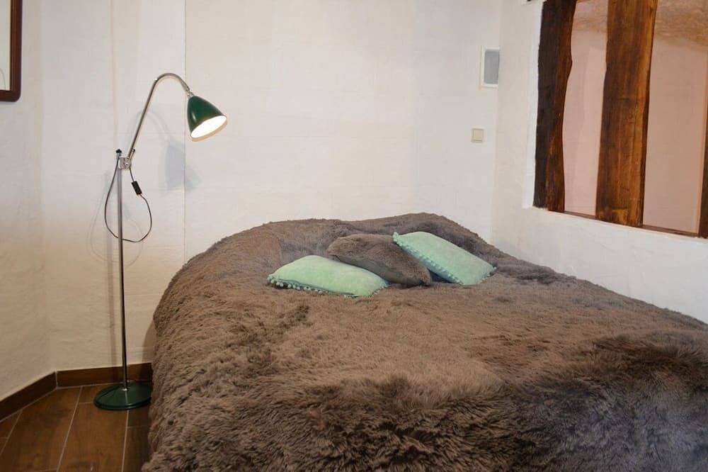 An unusual experience in a troglodytic Gîte in the heart of the Loire Valley! in Vouvray, Tours und Umgebung