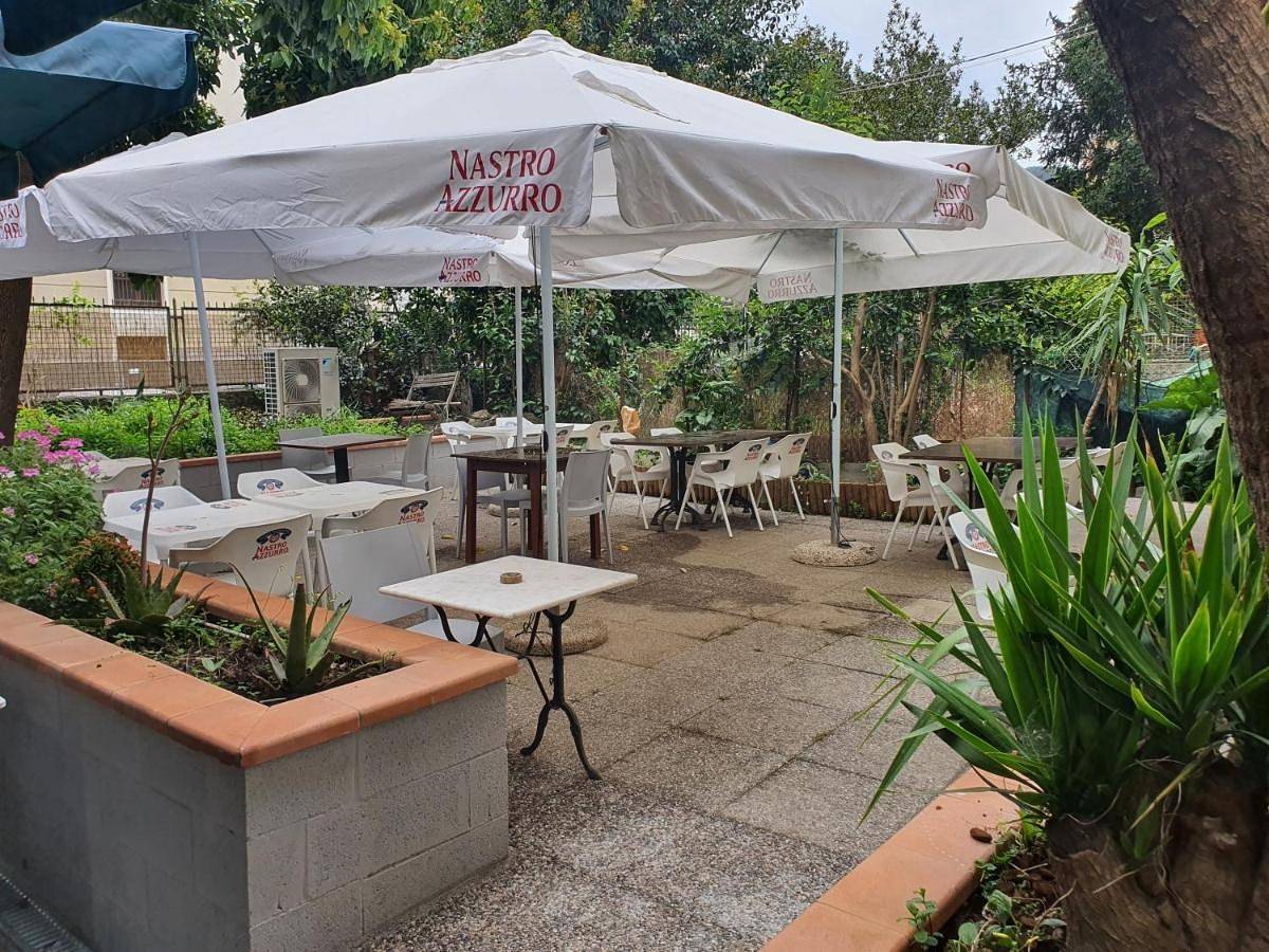 Bella Napoli Guesthouse Trattoria Pizzeria in La Spezia (City), La Spezia