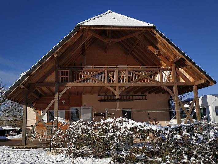 Gîte pour 4 personnes, avec jardin et terrasse dans Saint-Offenge-Dessous