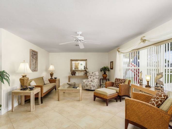 Wunderschönes Ferienhaus in Caloosahatchee mit Terrasse und Garten in Cape Coral, Southwest Florida