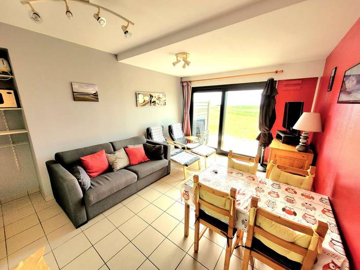 Entire apartment, Ground Floor T2 with Balcony, Sea View, Private Parking in Wimereux, Boulogne-sur-Mer region