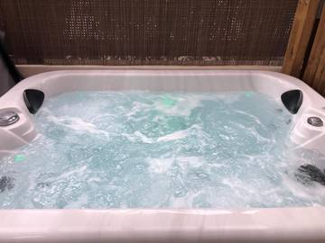 Gîte pour 2 personnes, avec terrasse ainsi que jardin et jacuzzi à Frontignan