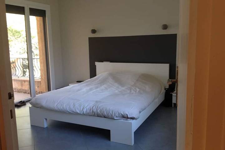 Location de vacances pour 14 personnes, avec jardin et balcon dans Plage du Débarquement (La Croix-Valmer) - 2