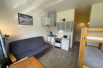 Gîte pour 4 personnes, avec balcon dans Office De Tourisme Du Lioran Et Des Vallees