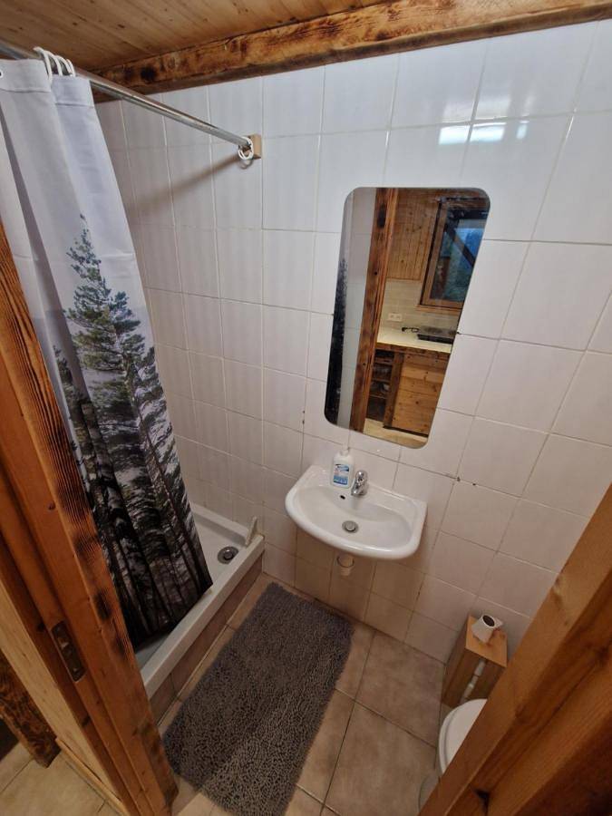 Appartement entier, Alpine 1 bed Chalet with beautiful views in Le Biot, Région de Thonon-les-Bains
