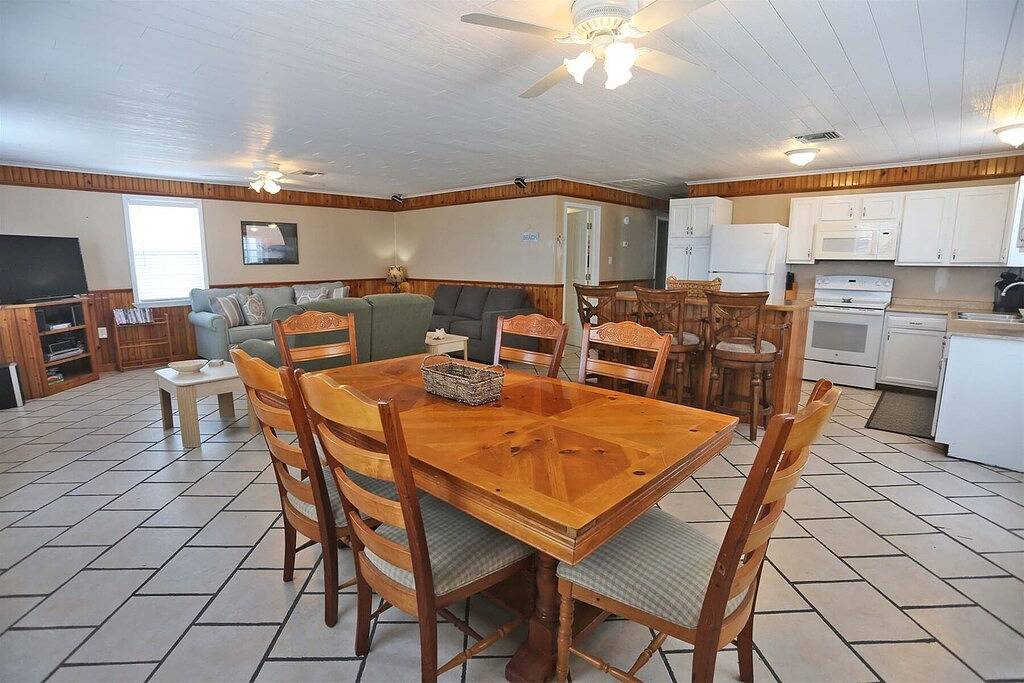 Crusty Crab - Boat Access - Island Realty in Grand Isle, Jefferson Parish