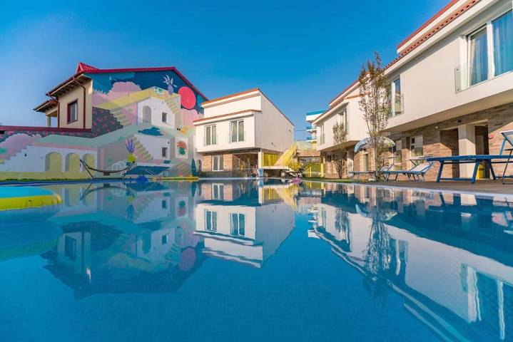 Hôtel pour 2 personnes, avec Balcon et Terrasse ainsi que Jardin et Bassin pour enfant