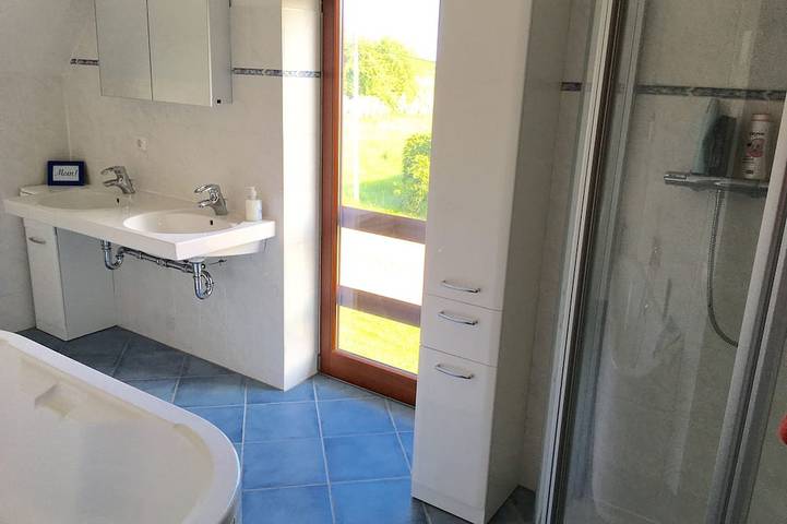 Ganze Wohnung, Charmante Ferienwohnung am Dassower See - Ostsee– Naturidyll trifft Komfort in Dassow, Nordwestmecklenburg (Wismar und Umgebung)
