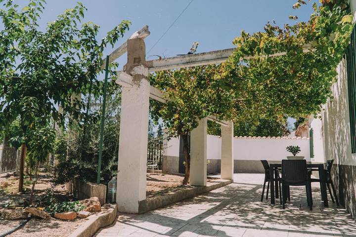 Apartamento para 7 personas, con Terraza y Jardín además de Piscina y Vistas en Villacarrillo