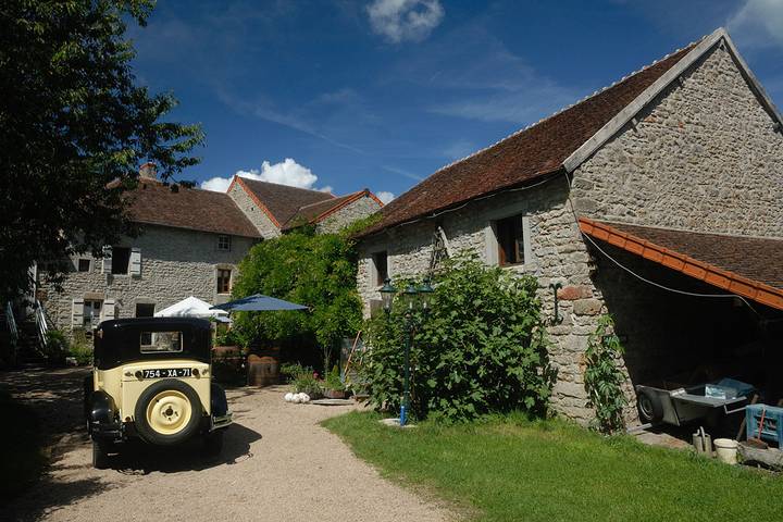 Gîte pour 10 personnes, avec Piscine dans Saône-et-Loire - 2