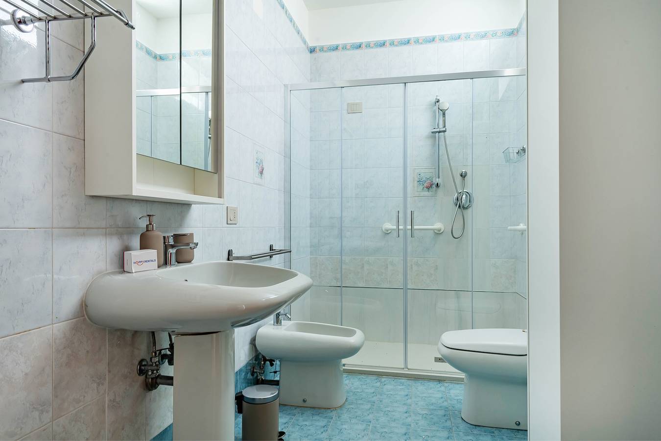 Apartamento entero, Acogedor apartamento cerca de Conversano: relájate con wifi y café in Conversano, Region de Bari