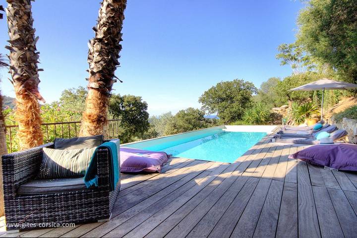 Gîte für 12 Personen, mit Terrasse und Pool, mit Haustier