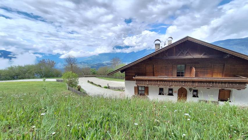 Hel lägenhet, Ferienwohnung 'Kleineggerhof  Bergblick' mit Bergblick, Gemeinschaftspool und WLAN in Rodeneck, Dolomiti Superski
