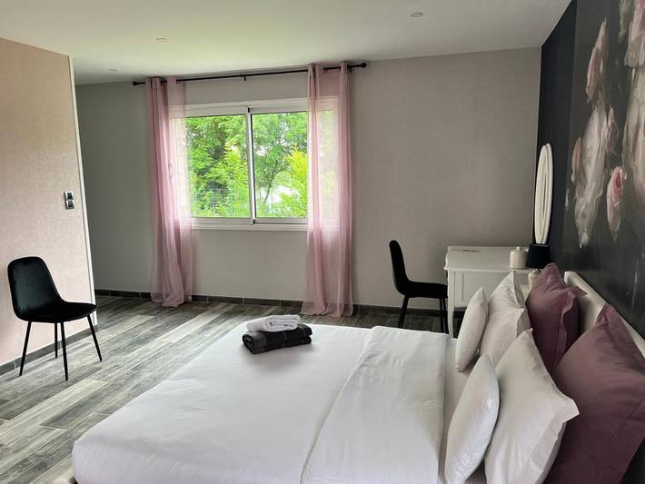 Chambre d’hôte pour 2 personnes, avec vue et jardin ainsi que piscine et terrasse dans Côte-d'Or - 3