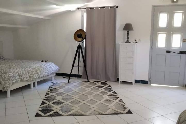 Location de vacances pour 10 personnes, avec jardin à Saint-Jean-du-Pin - 2