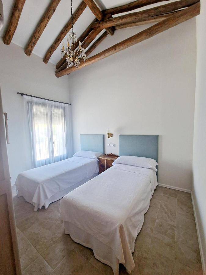 Casa rural para 2 personas, con vistas además de terraza y piscina en Provincia de Madrid - 3