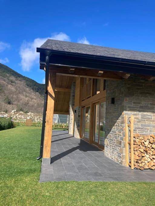 Gîte pour 13 personnes, avec vue et jardin à Latour-de-Carol - 4