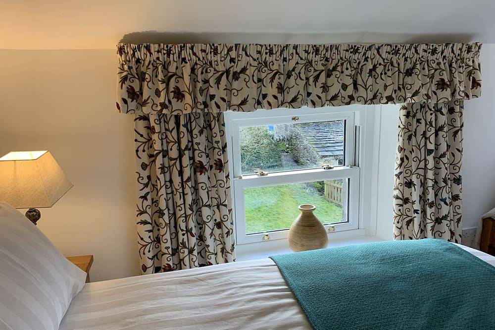 Cottage with pretty garden and views. 2 mins from cobbled square, pubs/amenities in Grassington, Yorkshire Dales National Park