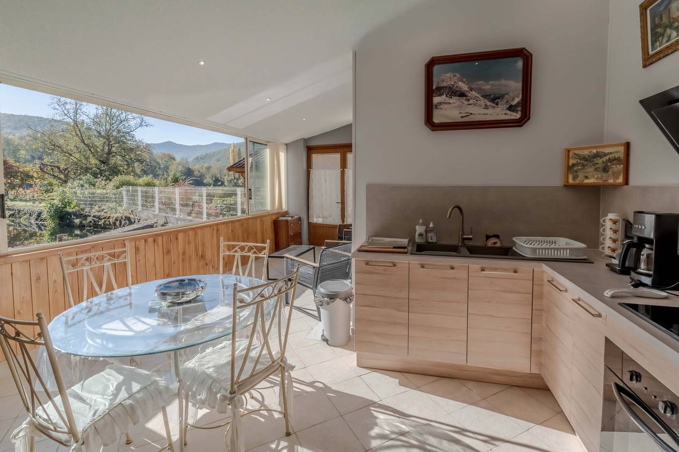 Apartamento 'Moulin Ariège' con vistas a la montaña, jardín privado y aire acondicionado in Carla-de-Roquefort, Ariège