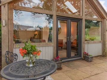 Log Cabin for 2 People in Tansley, Derbyshire, Photo 1