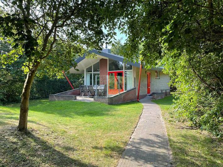 Vakantiepark voor 6 personen, with Terras and Tuin as well as Zwembad and Sauna op Terschelling