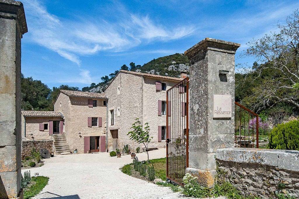 Chambre avec vue sur le jardin, piscine et parking in Bonnieux, Parc naturel régional du Luberon