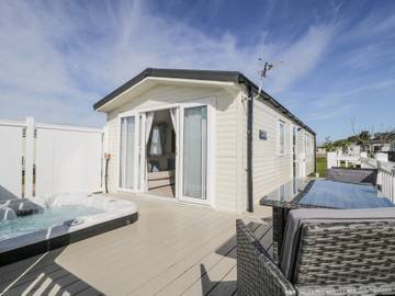 Caravan for 8 People in Cumbria, North West England, Photo 2