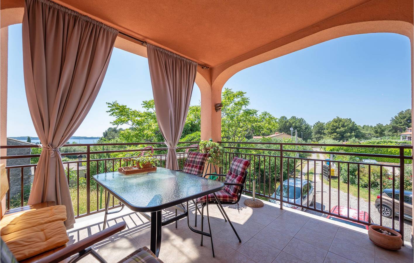 Ganze Ferienwohnung, Ferienwohnung für 4 Personen mit Garten in Fazana, Südküste Istrien