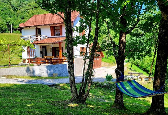Location de vacances pour 4 personnes, avec vue et jardin à Tolmin