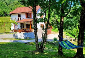 Gîte pour 4 personnes, avec vue et jardin à Tolmin