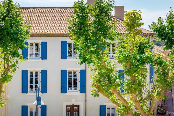 Location de vacances pour 2 personnes, avec Terrasse et Jardin ainsi que Piscine et Sauna à Ouveillan