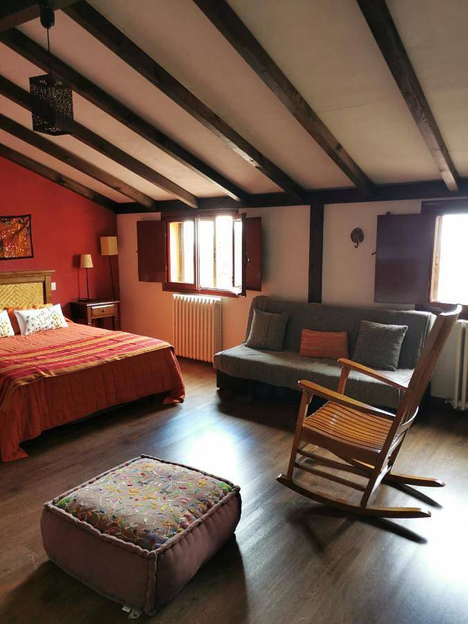 Three-Bedroom House in Torrecaballeros, Provincia de Segovia