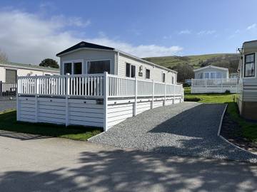 Caravan for 4 People in Llwyngwril, Gwynedd, Photo 1