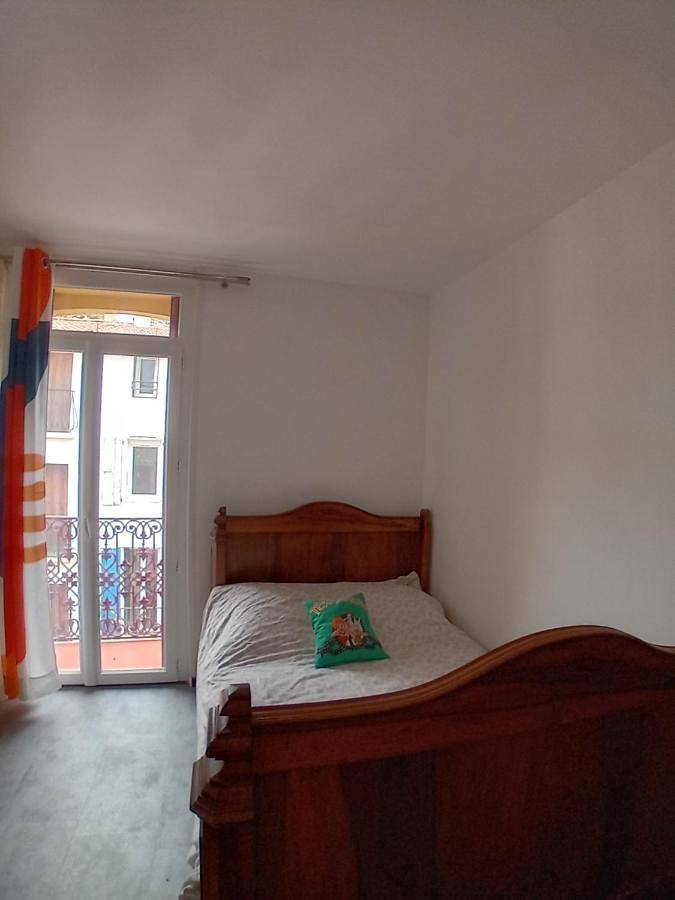 Gîte pour 3 personnes, avec Balcon ainsi que Terrasse et Vue dans Office De Tourisme De Vernet Les Bains - 3