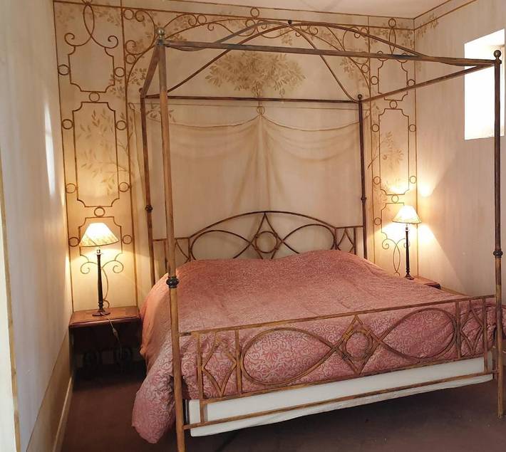 Gîte pour 4 personnes, avec piscine ainsi que vue et jardin à Savigné-l'Évêque - 3