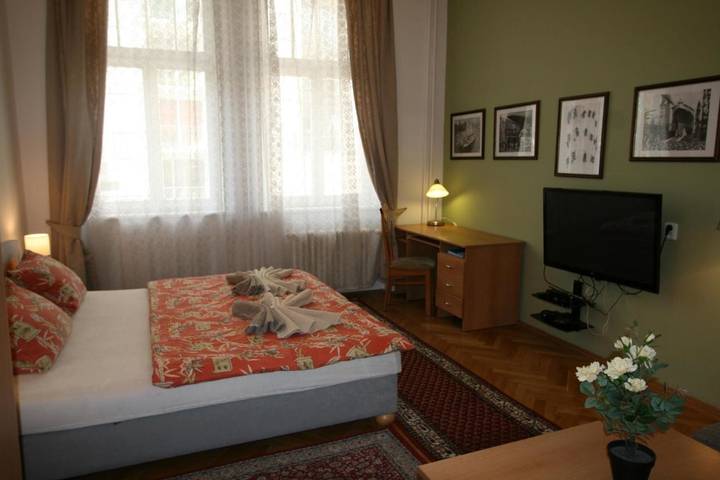 Ferienwohnung für 6 Personen, mit Balkon und Ausblick in Karlsbad - 2