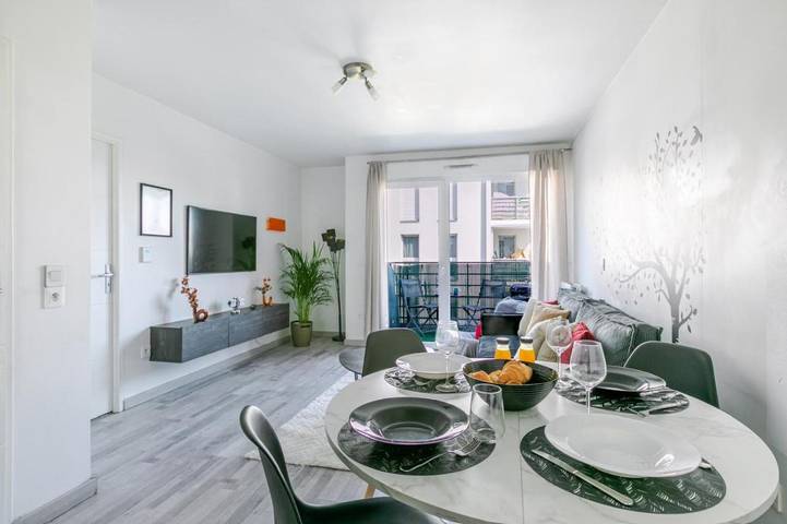 Appartement de vacances pour 4 personnes, avec vue et terrasse à Créteil