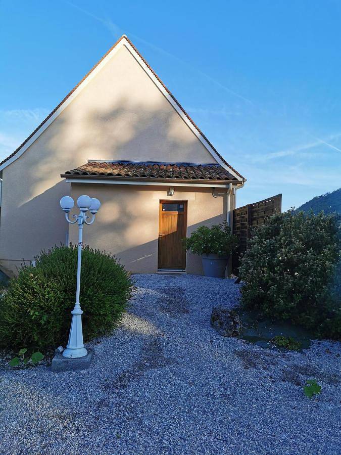 Location de vacances pour 5 personnes, avec jardin ainsi que vue et piscine à Castels - 4