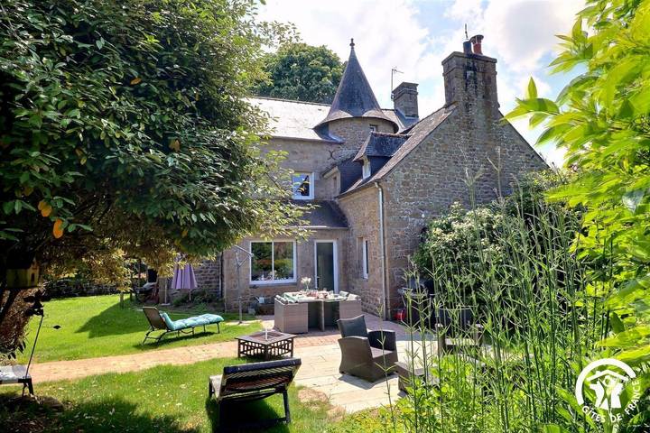 Chambre d’hôte pour 2 personnes, avec Terrasse et Jardin à Saint-Ouen-des-Alleux
