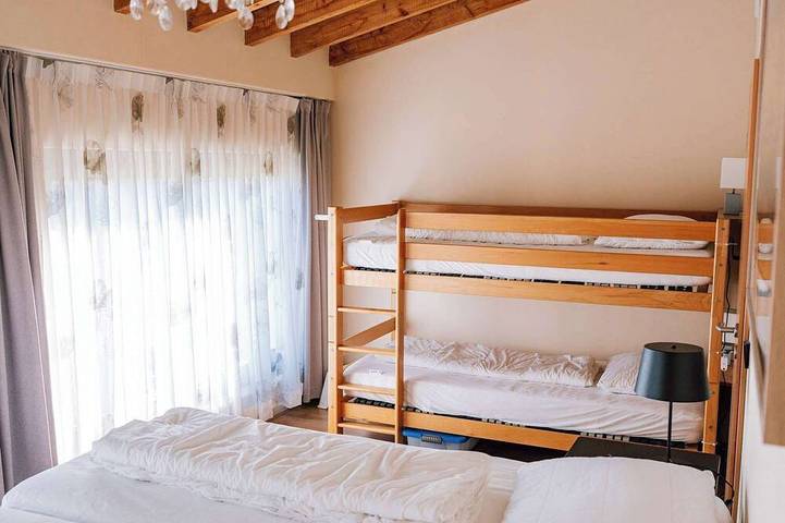 Ferienhaus für 18 Personen, mit Garten und Whirlpool sowie Balkon und Sauna im Ahrtal - 2