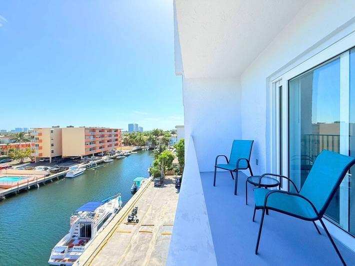 Vacation rental for 6 people, with balcony in North Miami Beach